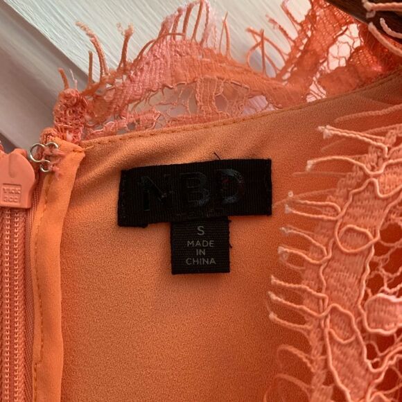 NBD Revolve Peach Eyelash Lace Mini Dress sz S EUC - Picture 3 of 5